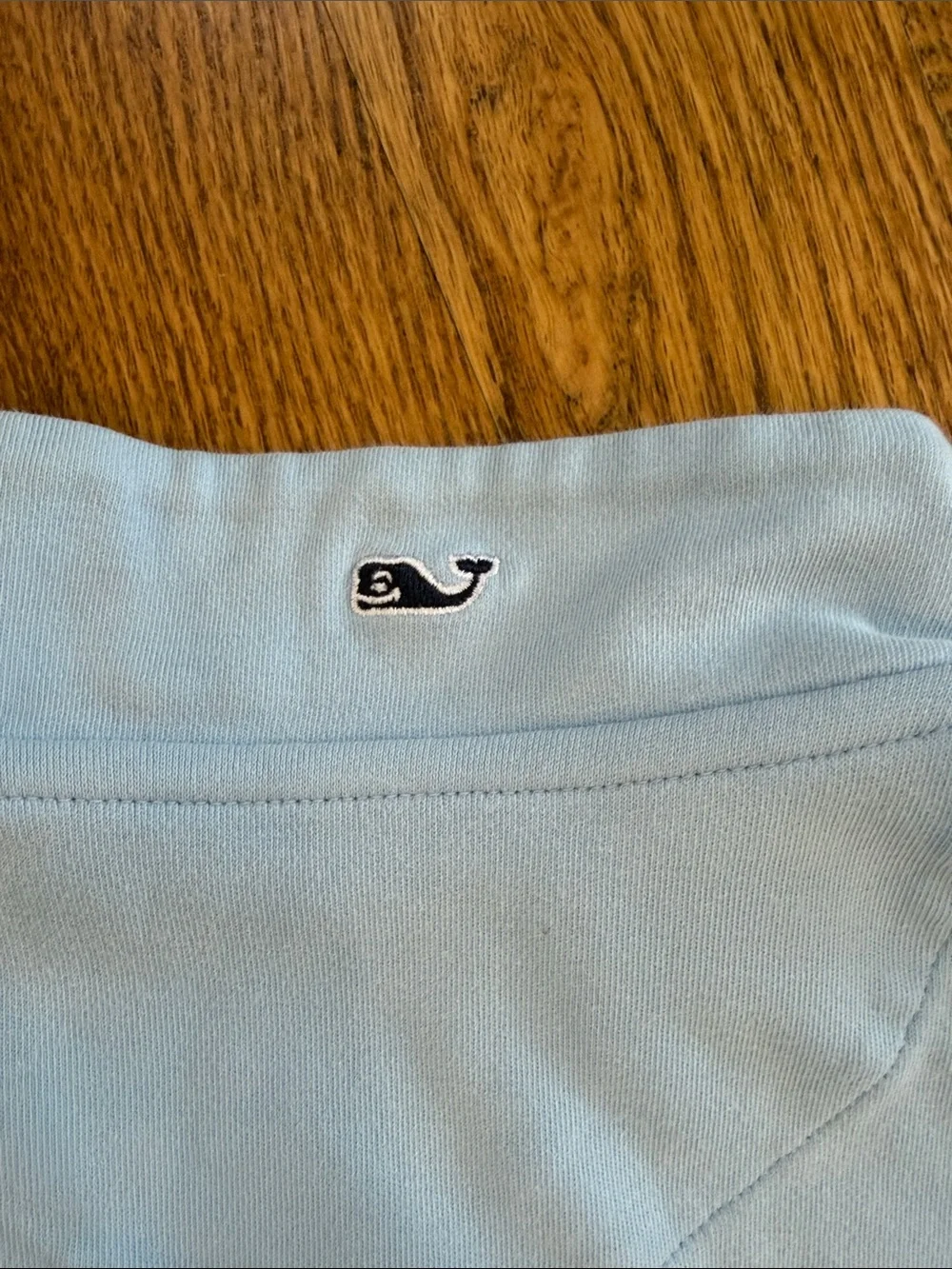 Boy’s Vineyard Vines Quarter Zip Pullover. Size XL. Like New Condition.